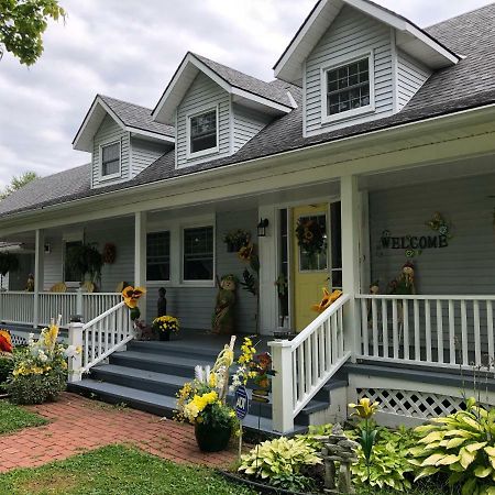 Yellow Door Bed And Breakfast Fort Erie Exterior photo