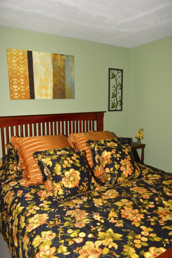 Yellow Door Bed And Breakfast Fort Erie Exterior photo
