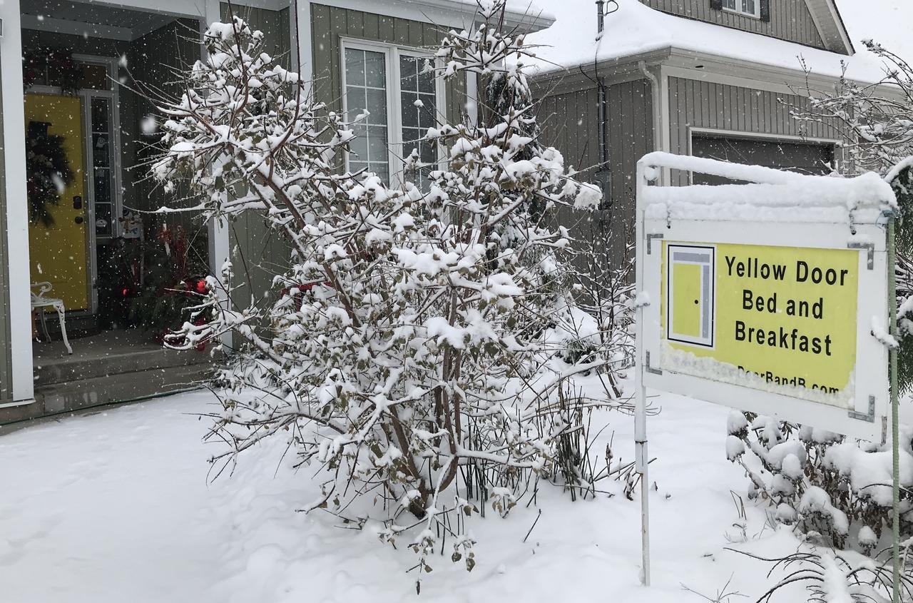 Yellow Door Bed And Breakfast Fort Erie Exterior photo
