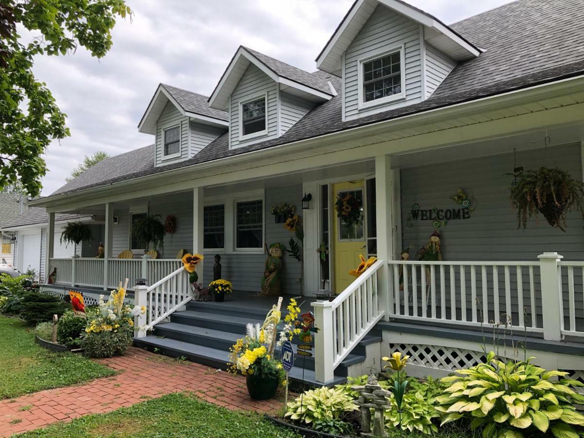 Yellow Door Bed And Breakfast Fort Erie Exterior photo
